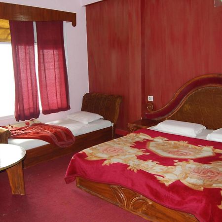 Hotel Park Мусори Екстериор снимка