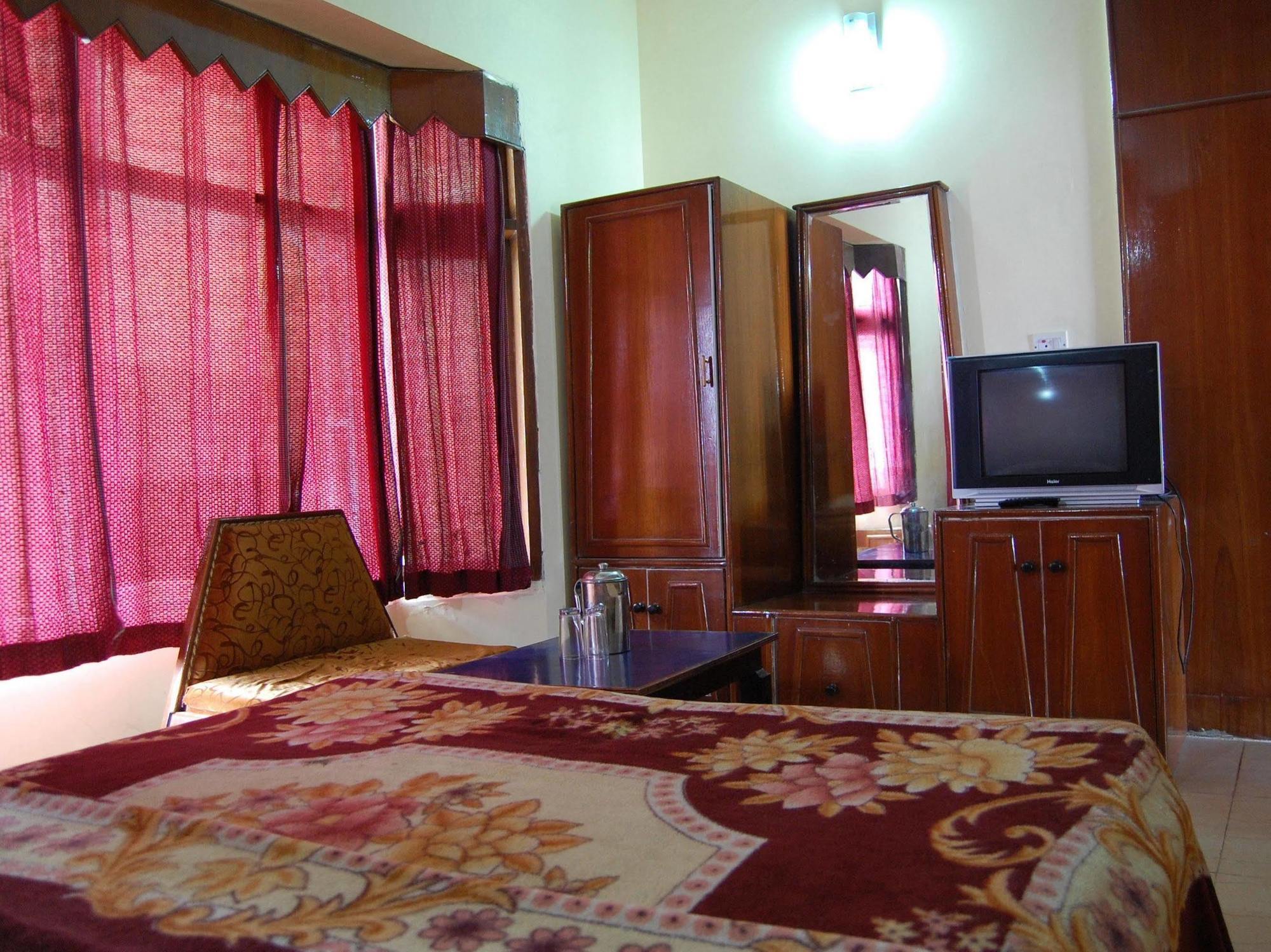 Hotel Park Мусори Екстериор снимка
